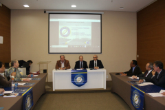 Evento em São Paulo de Comemoração de 30 anos da Constituição Federal / Cumprir e Fazer Cumprir a Constituição! Mesa formada por Dr. Caio Silva Martins – Presidente do Conselho Curador da FDC, José Maria Eymael – Presidente Nacional DC e Professor Lindberg Clemente de Morais Presidente da Executivo da FDC.